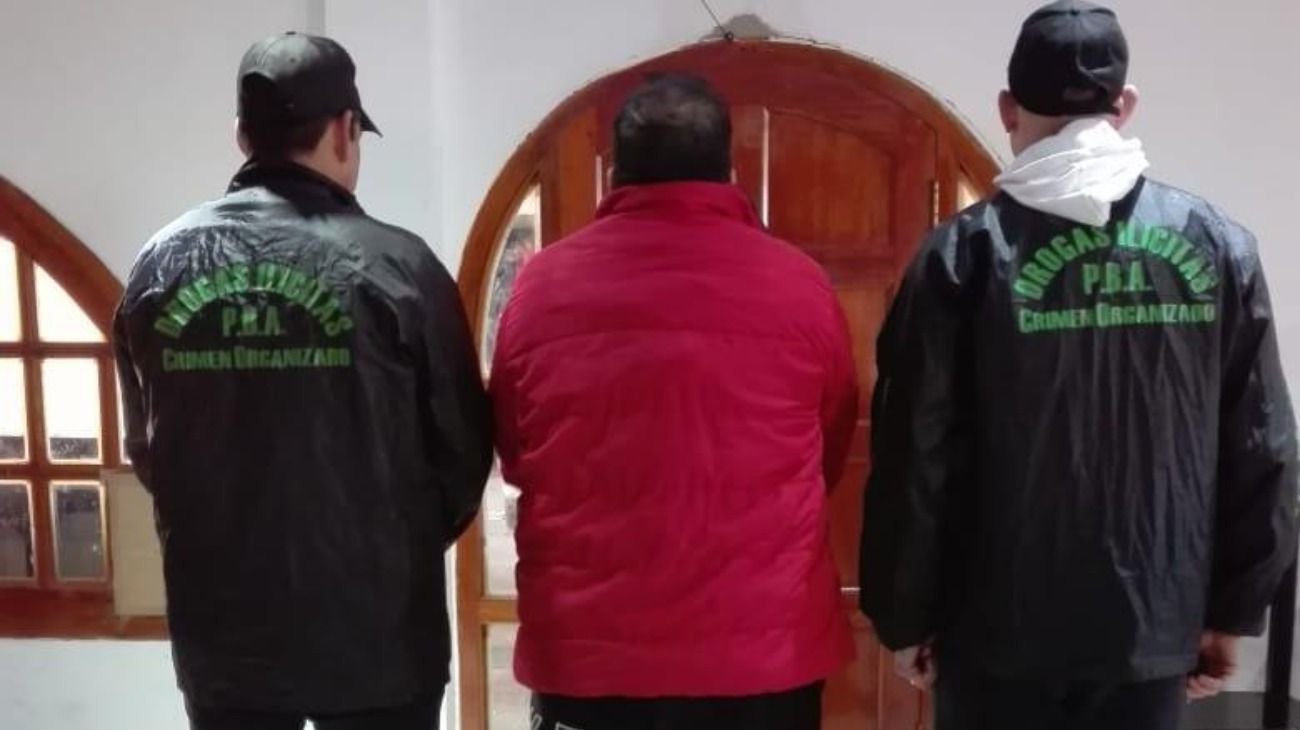 En el allanamiento encontraron los penes de cotillón; dinero en efectivo y joyas. 