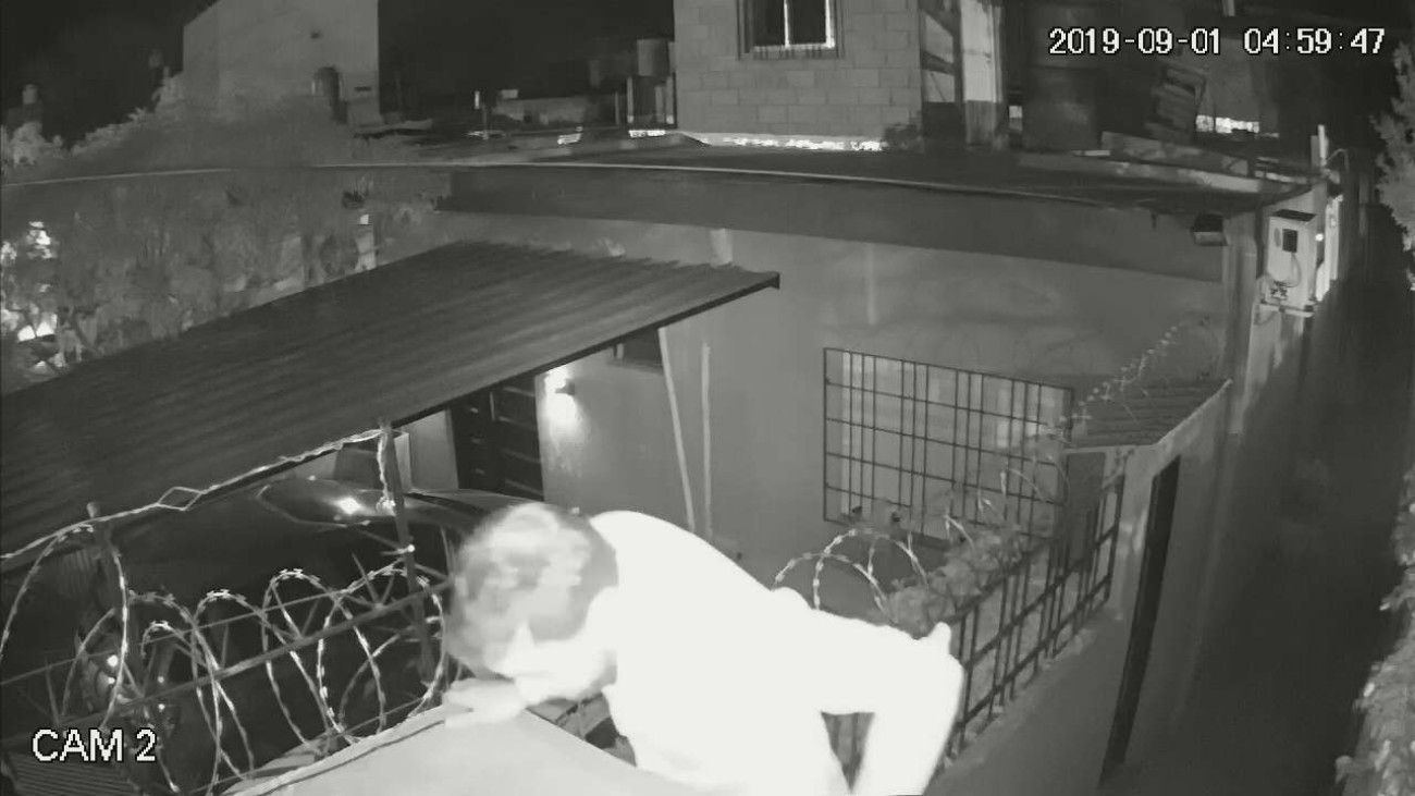 Su ex le incendió la casa, le robó el perro, quedó en libertad y ahora la amenaza de muerte.
