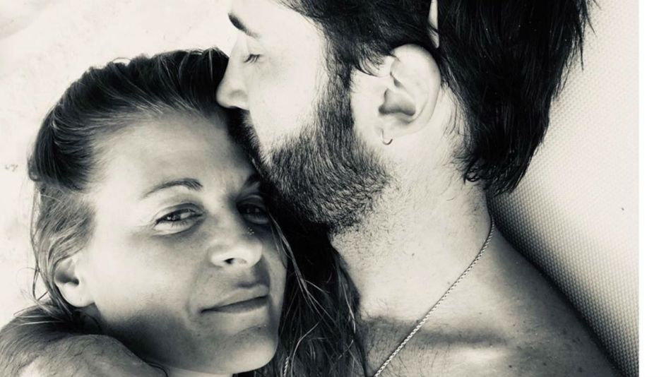 El romántico mensaje de Eugenia Tobal abrazada a su novio