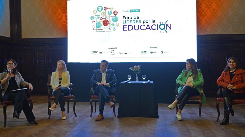 Funcionarios de educación en el Foro de Líderes por la Educación