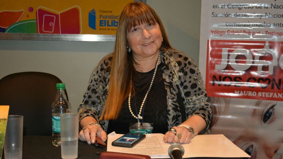 GIRA. Rodríguez, en la Feria de Guadalajara, con su editorial.