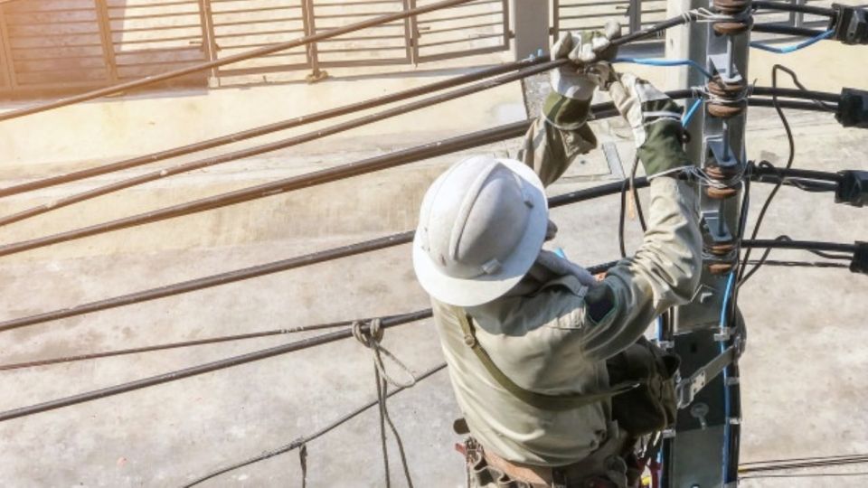 Imagen de carácter ilustrativo | El operario de 25 años acudió al domicilio para cortar el suministro eléctrico.