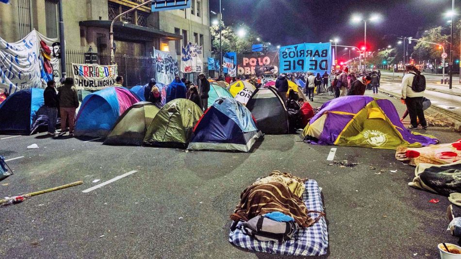 20191509_acampe_carpa_9dejulio_telam_g.jpg
