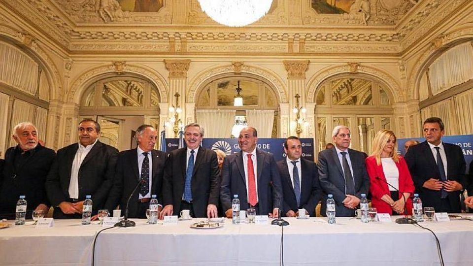 LA FOTO DE LA DISCORDIA. El miércoles 11 Miguel Acevedo, presidente de la UIA, se mostró con Fernández. Siguen las repercusiones.