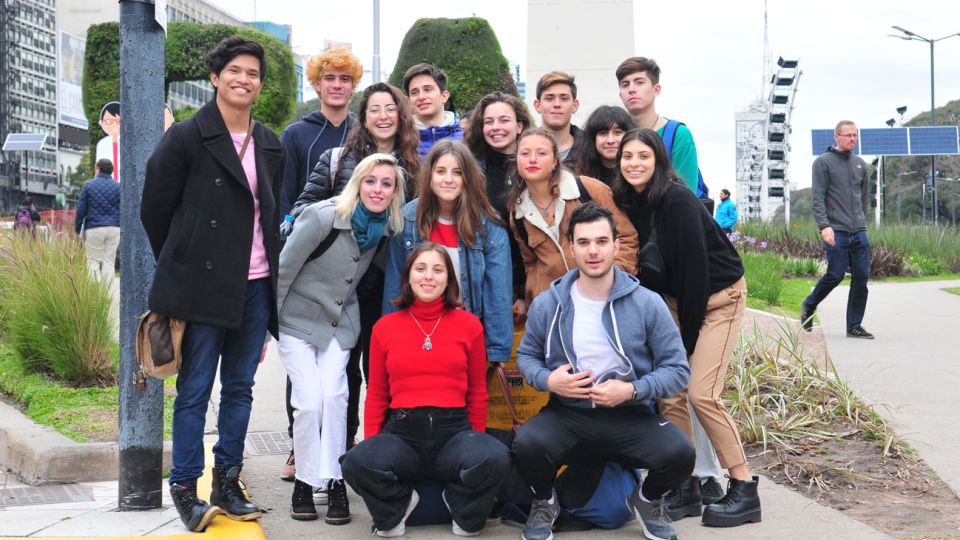 COMPROMISO. Bruno Rodríguez (izq) junto a sus compañeros de Jóvenes por el Clima Argentina.