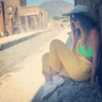 Las esxcéntricas vacaciones de Mónica Ayos y Diego Olivera en el sur de Italia