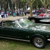 Autoclásica 2018: un Ford Mustang convertible de 1965 y un Chevrolet Corvette de 1960.