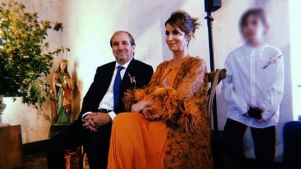 Nicolás Caputo y su exesposa, Verónica, en la ceremonia religiosa.