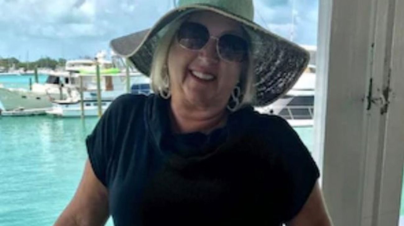 Jayne Sharp había decidido ir a un salón de bellezas, pero su plan para embellecerse las uñas.