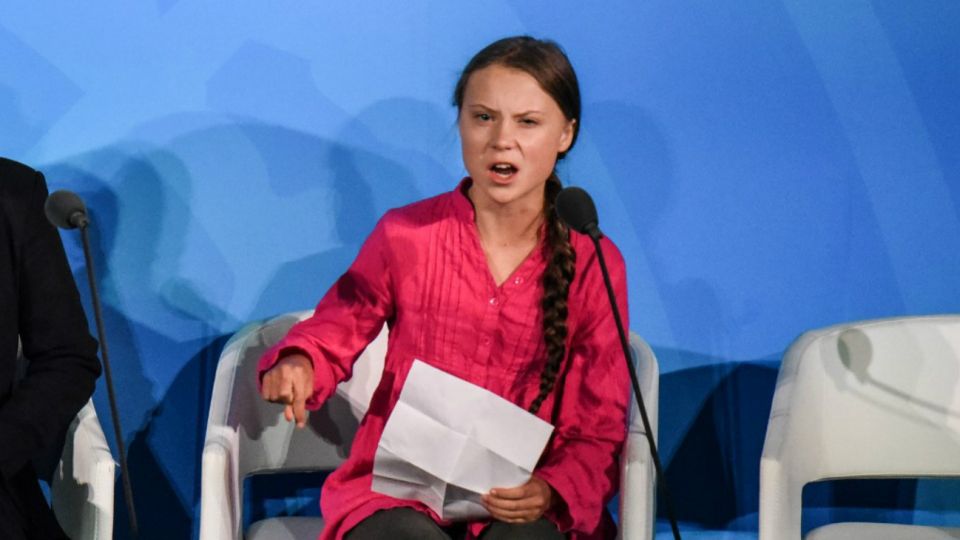Greta Thunberg, quien viajó desde Europa a Nueva York para la cumbre en un velero de cero emisiones, dijo que debería estar en la escuela en su Suecia natal en lugar de ir a la ONU.