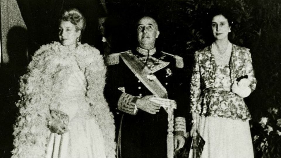 Francisco Franco durante la recepción a Eva Perón en 1947.