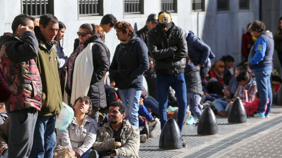 La crisis económica sigue golpeando a los argentinos.