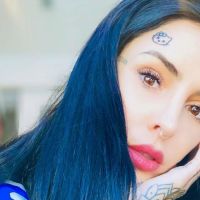 ¡No para! Cande Tinelli se tatuó una Kitty "muerta" en su frente