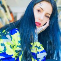 ¡No para! Cande Tinelli se tatuó una Kitty "muerta" en su frente