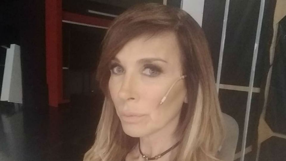La salud de Daniela, la cantante, tras desmayarse en Intrusos: sufrió un AIT