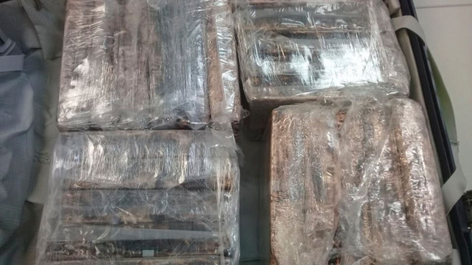 Unos 250 kilos de cocaína que iban a ser trasladados a España en valijas fueron secuestrados en el aeropuerto de Ezeiza
