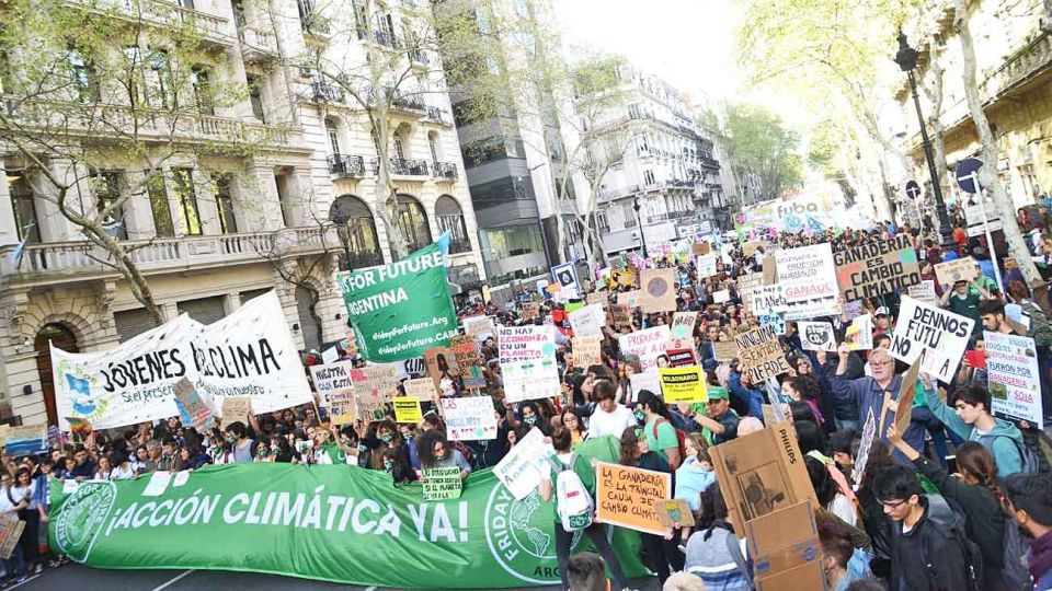 Protesta. En Buenos Aires, las agrupaciones se congregaron en Plaza de Mayo y de allí marcharon hasta el Congreso de la Nación.