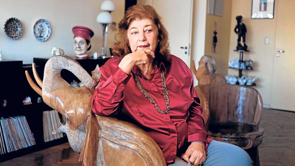 Las poetas. El título del film alude al libro Las poetas visitan a Andrea del Sarto, de Juana Bignozzi.