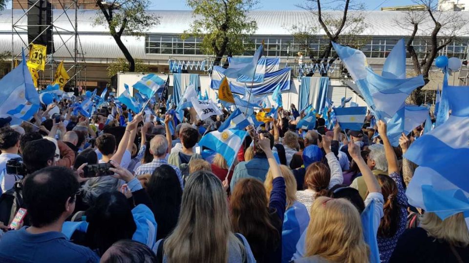 Así fue la marcha del "Sí se puede" en Barrancas de Belgrano.