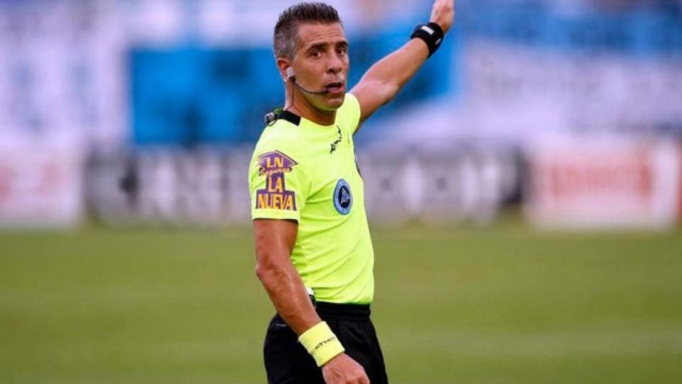 PARADO. Mastrángelo fue parado tras su polémico arbitraje en Talleres-Gimnasia.