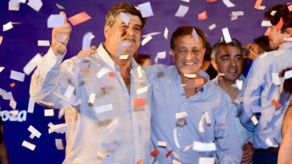 Suárez festejó su triunfo en Mendoza.