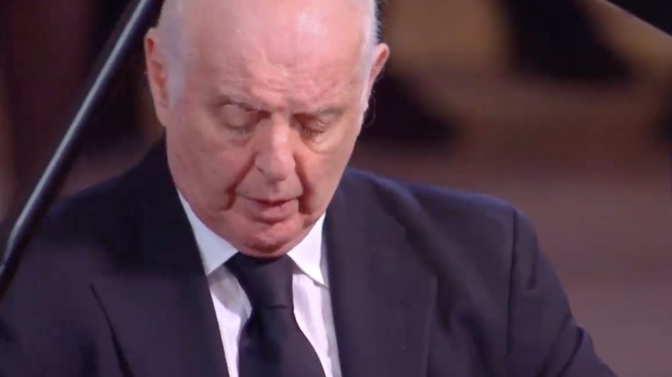 Daniel Barenboim interpreta a Schubert en la ceremonia a Chirac.