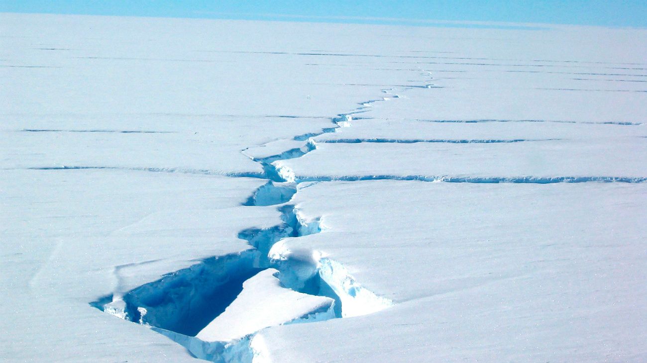 Desprendimiento de un iceberg de la Antártida.