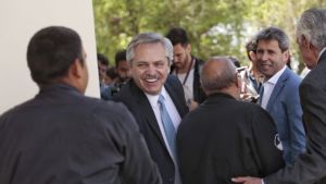 Alberto Fernández junto a Sergio Uñac en San Juan.