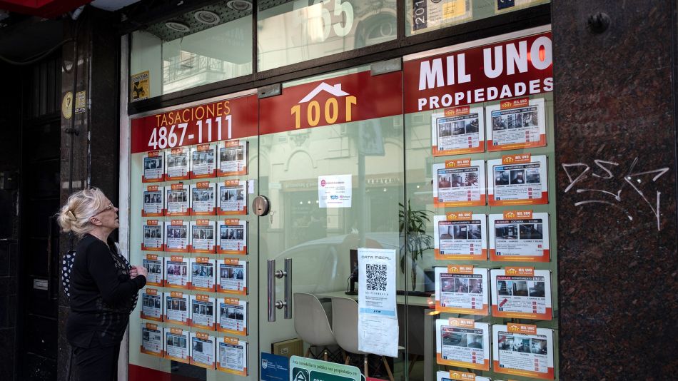 Sky-High Rates Crush Argentine Housing Market