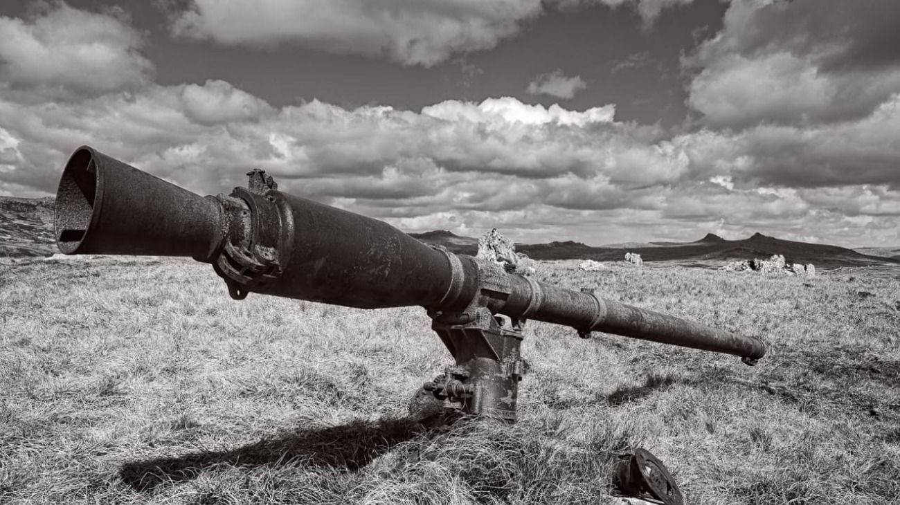 La hazaña de Barletti ocurrió el 9 de noviembre de 2014 cuando unió, a nado, las dos islas Malvinas mediante el estrecho de San Carlos. Su travesía duró poco más de dos horas.