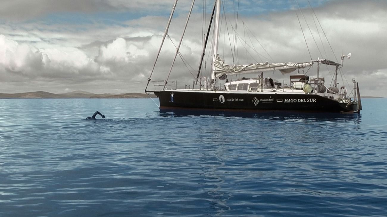 La hazaña de Barletti ocurrió el 9 de noviembre de 2014 cuando unió, a nado, las dos islas Malvinas mediante el estrecho de San Carlos. Su travesía duró poco más de dos horas.