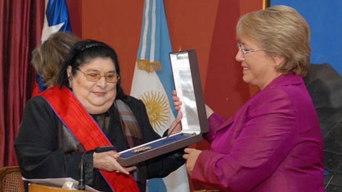 Mercedes Sosa, considerada la voz del folclore argentino, murió el 4 de octubre de 2009.