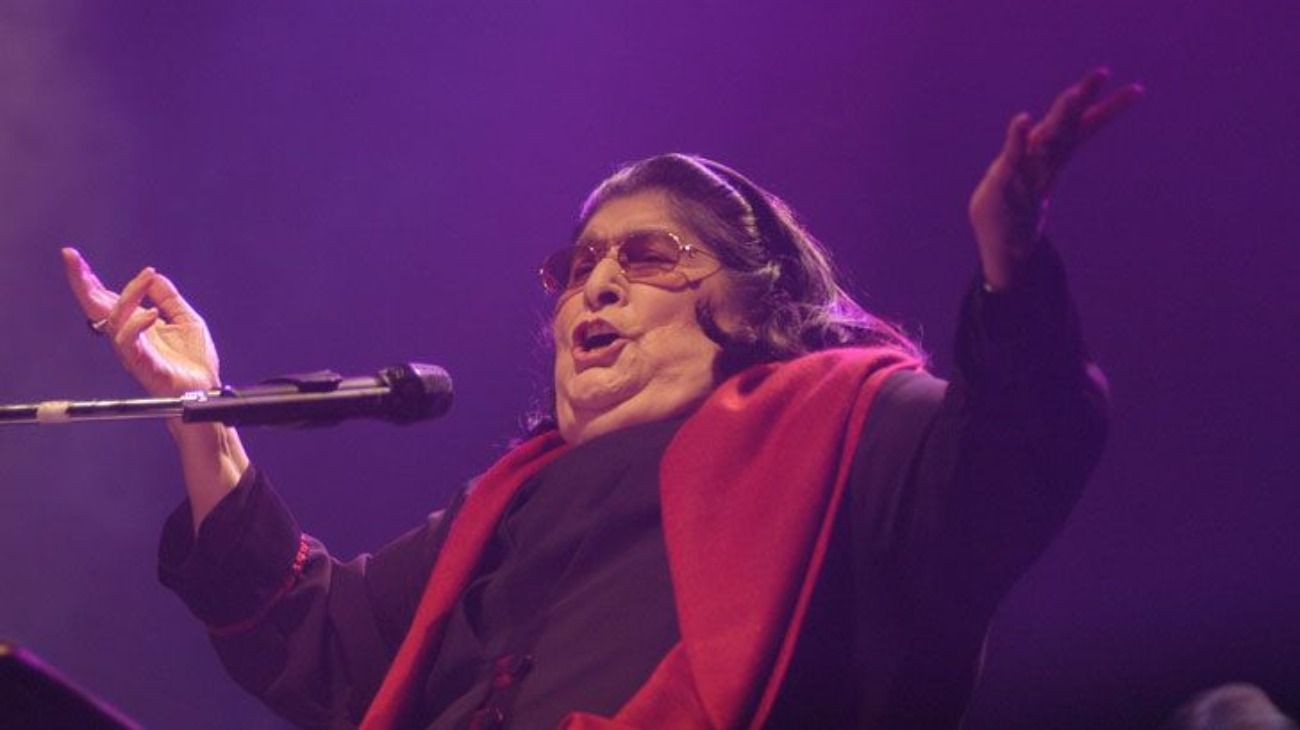 Mercedes Sosa, considerada la voz del folclore argentino, murió el 4 de octubre de 2009.