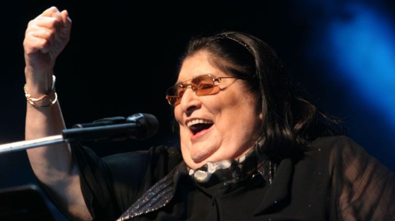 Mercedes Sosa, considerada la voz del folclore argentino, murió el 4 de octubre de 2009.