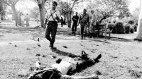 Los cuerpos de los montoneros quedaron en el cuartel.