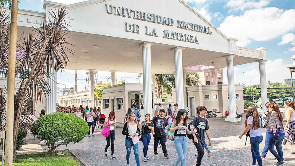 Actualidad. A través de los años esta casa de altos estudios se consolida, apoyada en el esfuerzo, el compromiso y el trabajo de autoridades, docentes y alumnos.