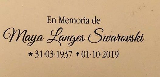 Tarjeta de despedida enviada a quienes participaron de un primer adiós a Maya Swarovski, en Marbella, donde ella residía y donde murió en 1º de octubre de 2019.