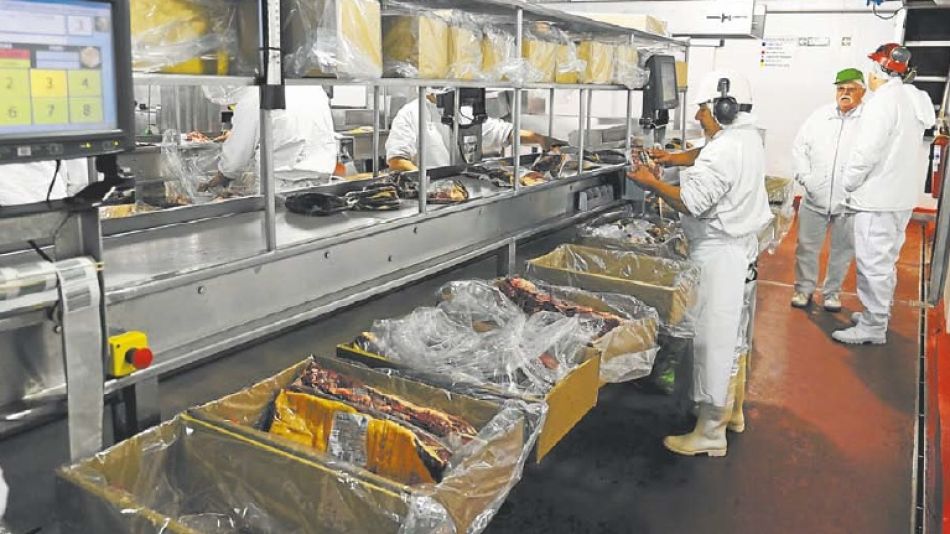 China es el comprador de las dos terceras partes de los envíos de carne bovina y genera el 60% de la facturación.