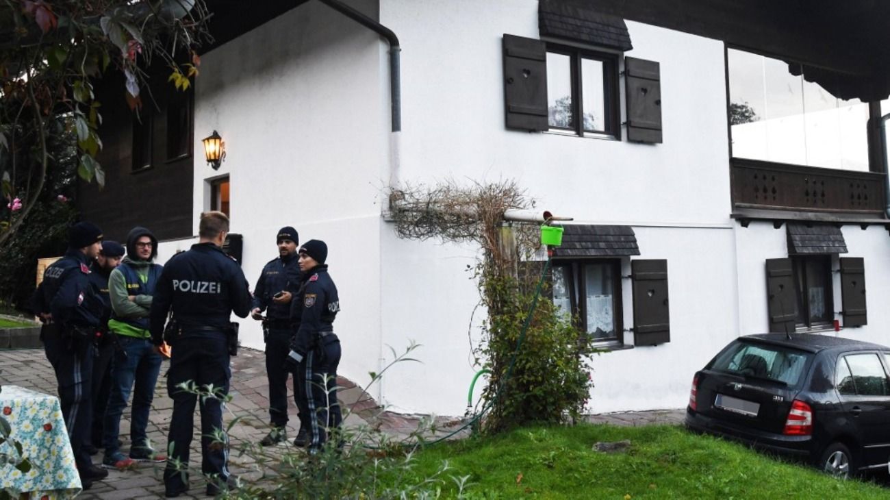 Frente de la casa donde fueron hallados los cuerpos de cinco personas. 