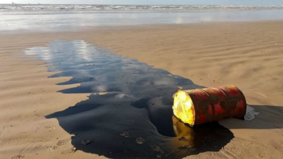 La contaminación en 130 playas de Brasil es un “desastre sin precedentes”