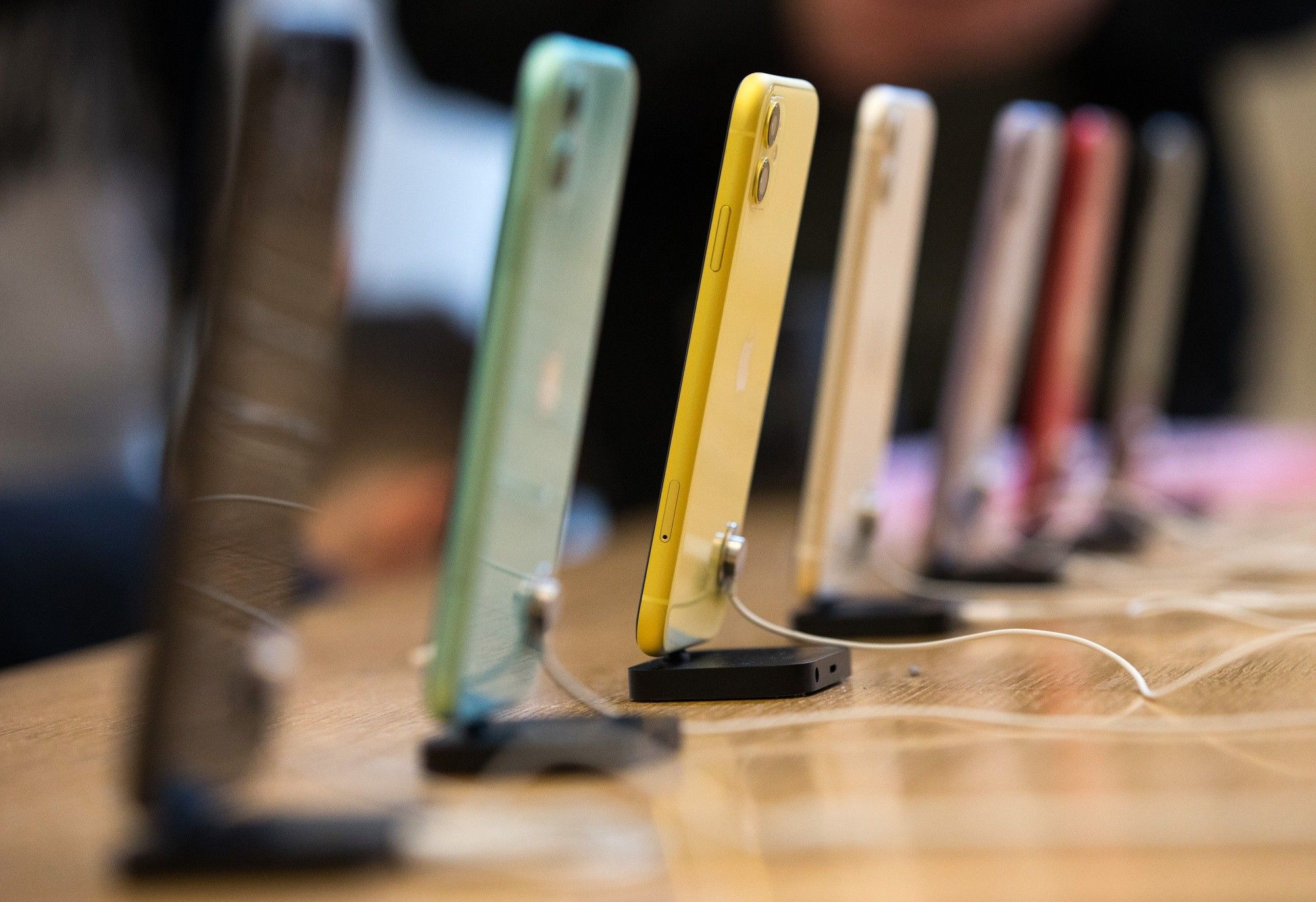 U.K. Customers Purchase News Apple Inc Products
