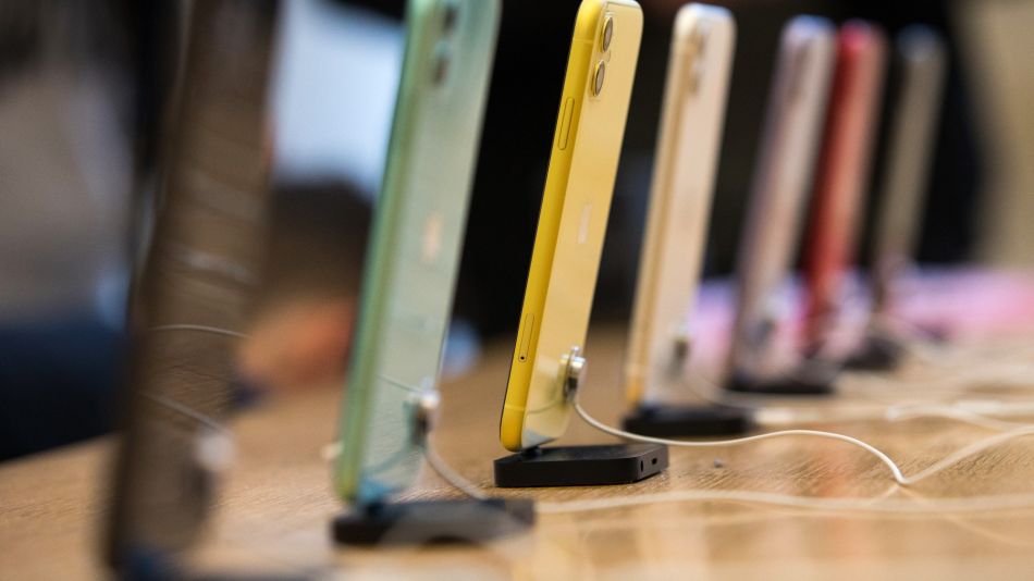 U.K. Customers Purchase News Apple Inc Products