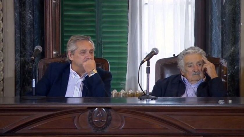 Macri no debe saber que la universidad pública dio cinco premios Nobel Macri no debe saber que la universidad pública dio cinco premios Nobel