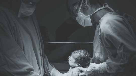 Casi el 75 por ciento de las mujeres sufrió violencia obstétrica en su parto