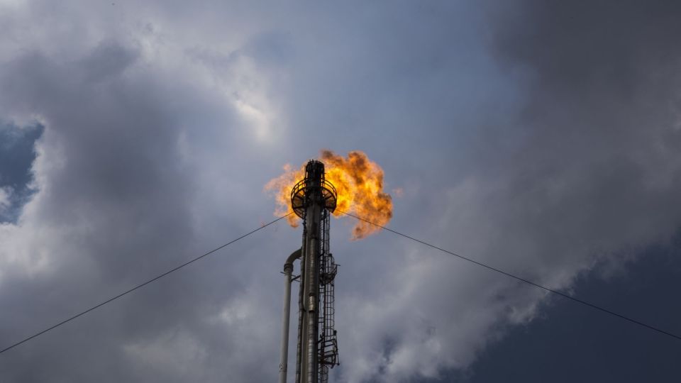 Installation Of A Coke Drum At The Pemex Miguel Hidalgo Refinery