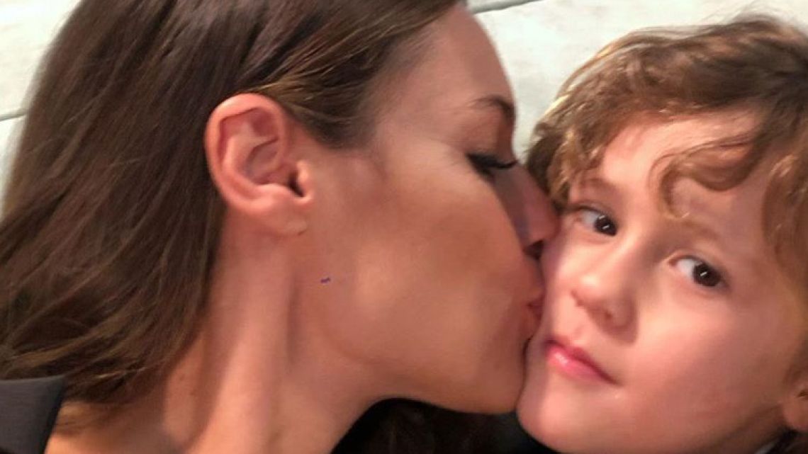En medio de los festejos, el mensaje de Pampita a Benicio Vicuña