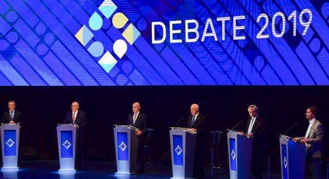 Los seis candidatos en el primer debate electoral.