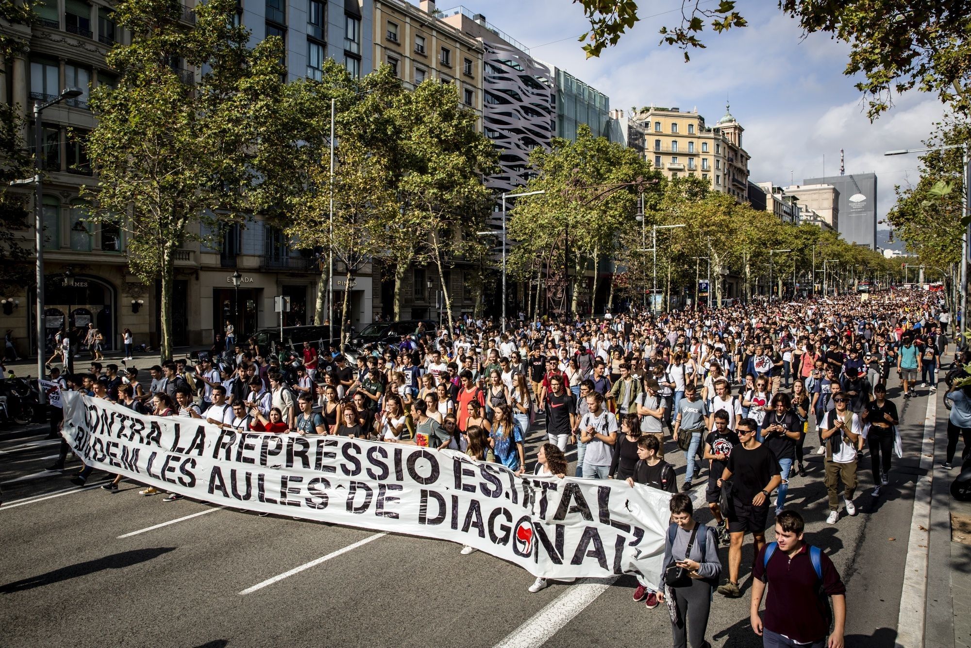 Guardiola Steps Into Catalan Fight as Spain Runs Electoral Math