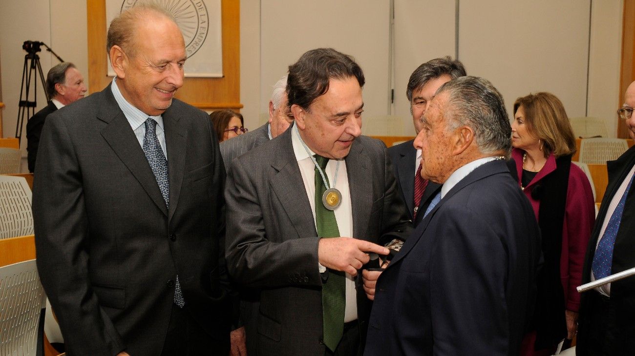 Eduardo Eurnekian fue nombrado miembro titular de la Academia de Ciencias de la Empresa.