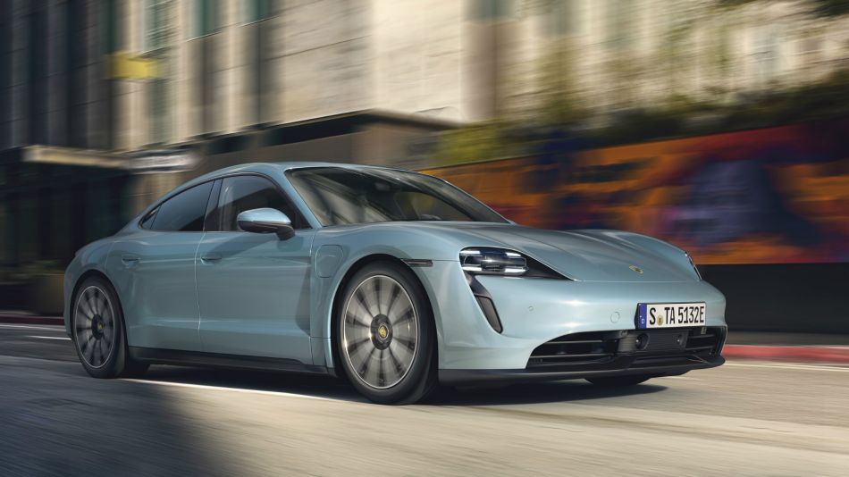 Porsche presentó la versión “económica” de su auto eléctrico Taycan